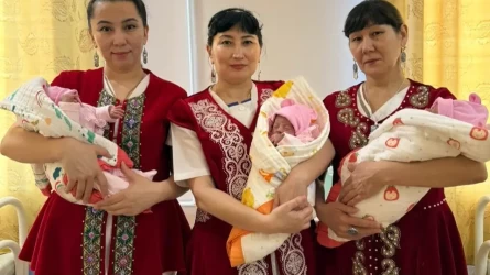 Наурыз мейрамы қарсаңында үшем босанған көпбалалы ана перзентханадан шықты