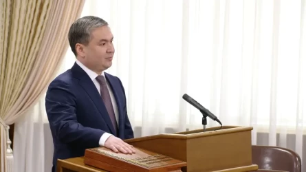Новый глава Минпрома произнес клятву в правительстве