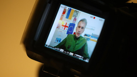 Суд в Тбилиси приговорил Саакашвили к девяти годам лишения свободы