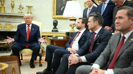 Трамп әкімшілігі құпия чатқа байқамай журналисті қосып жіберген