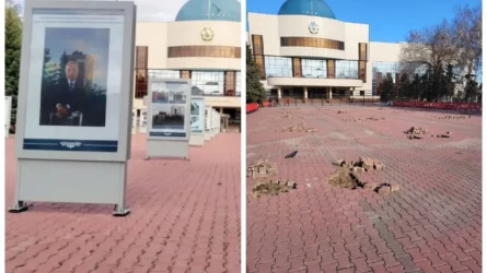 Астанада әкімдік жанындағы саябақтан Назарбаевтың суреттері алып тасталды
