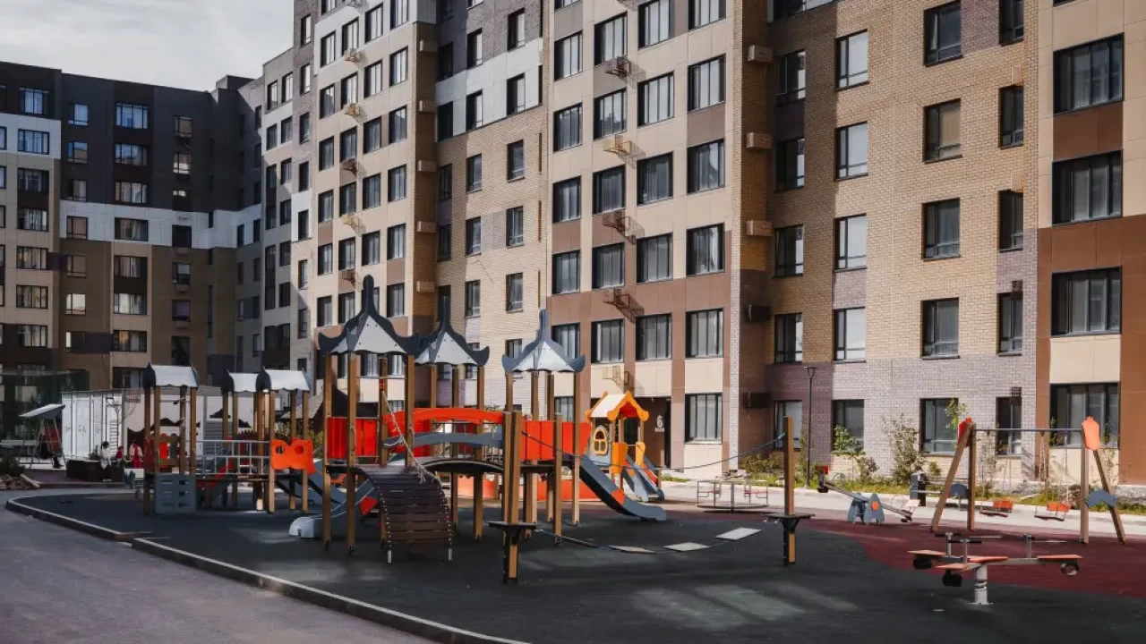 В Астане нуждающимся подарили 500 квартир