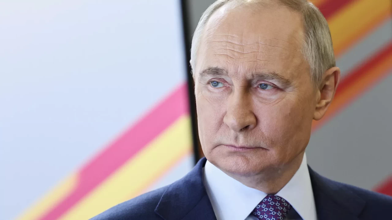 «Болашақта қажет болуы мүмкін»: Путин ядролық соғысқа дайынбыз деп ескертті