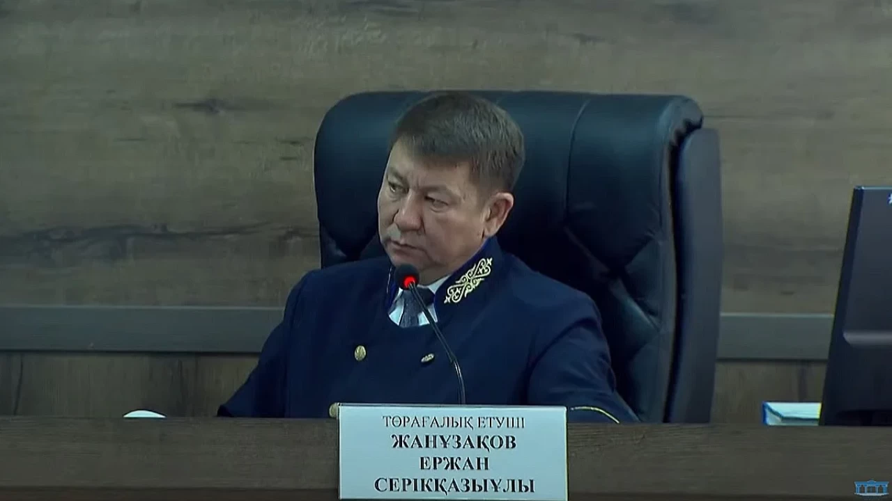 «Сондай жағдай болып қалды»: Сотталушы Шерзат Болаттың отбасынан кешірім сұрады