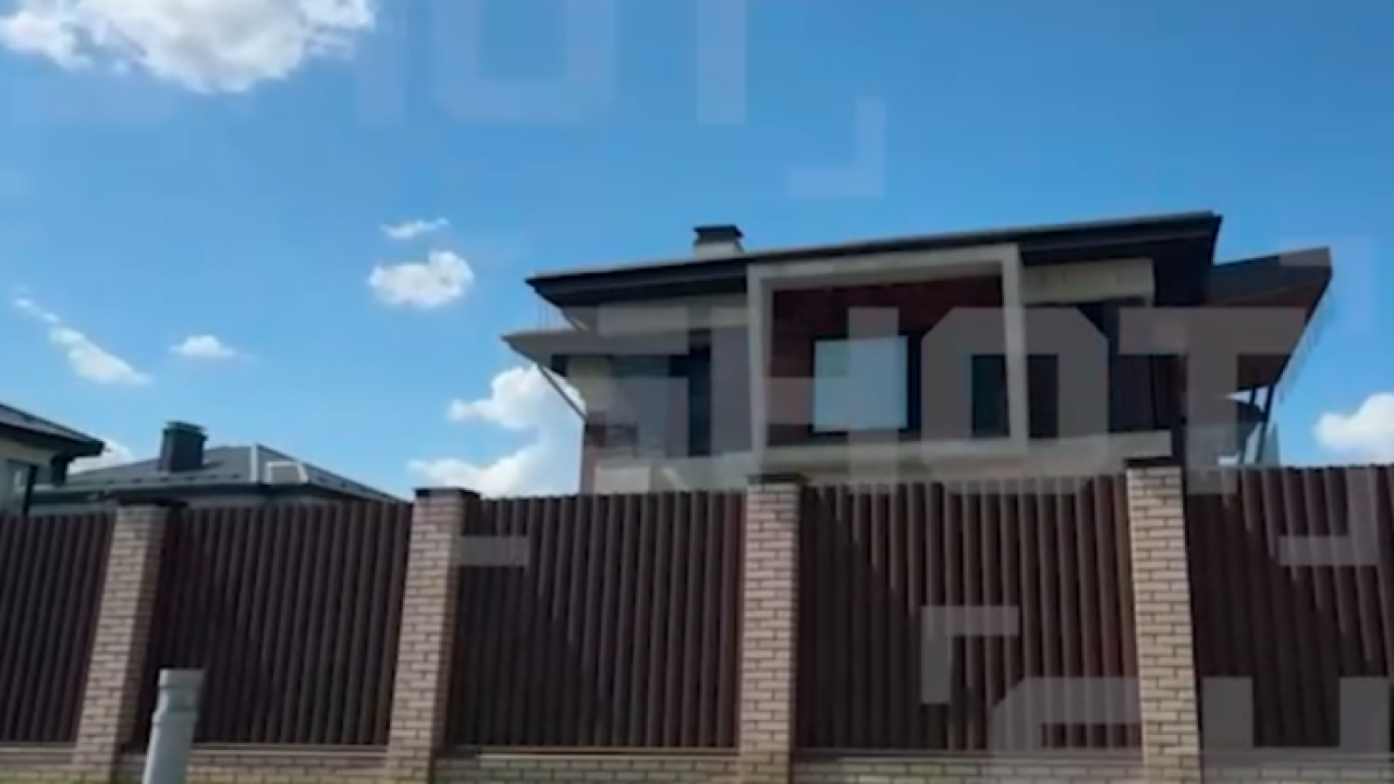 Желіде Нұрлан Сабыровтың Мәскеудегі зәулім үйі талқыға түсті