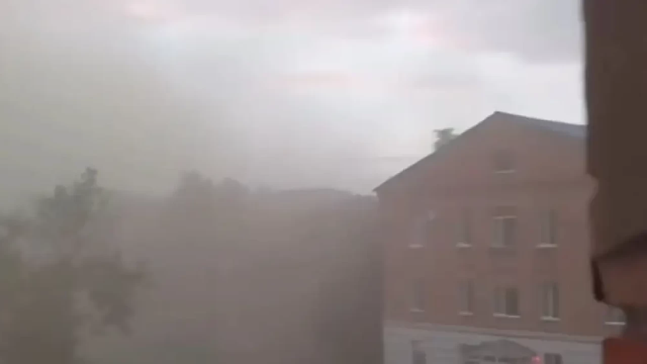 В Усть-Каменогорске появился необычный дым