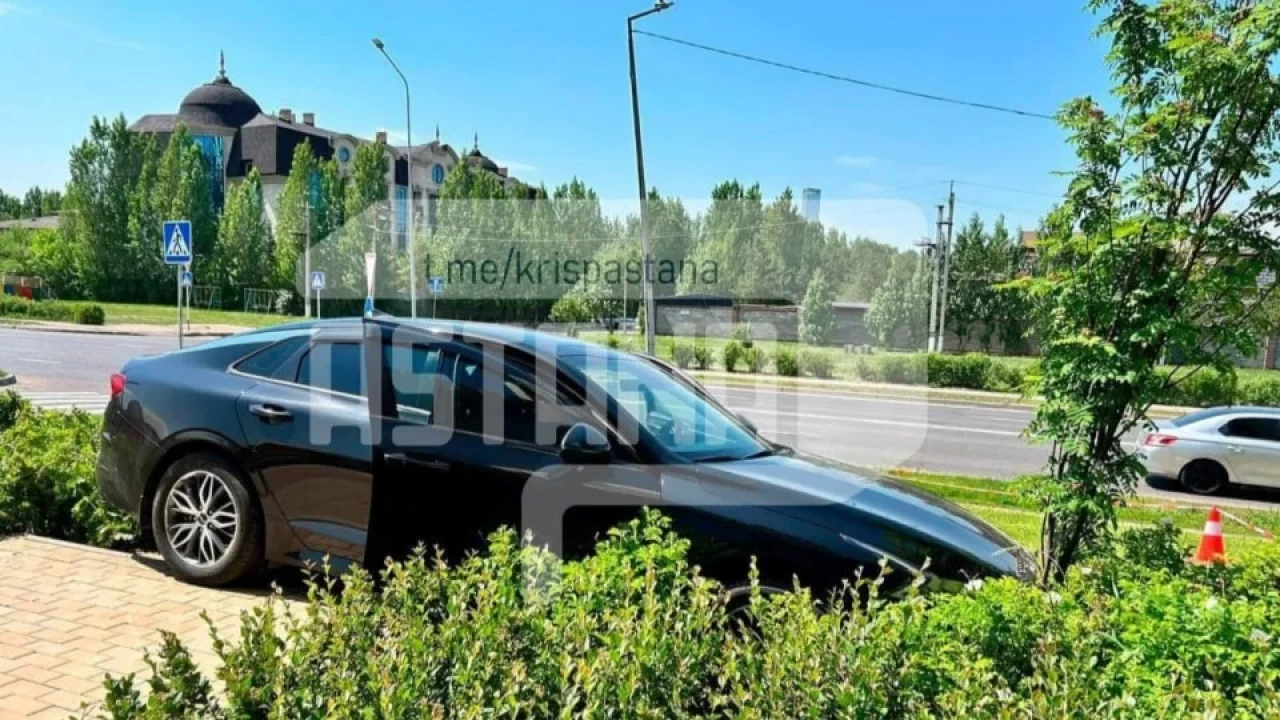 Астанада көлік тізгінінде келе жатқан жүргізуші жол үстінде көз жұмды