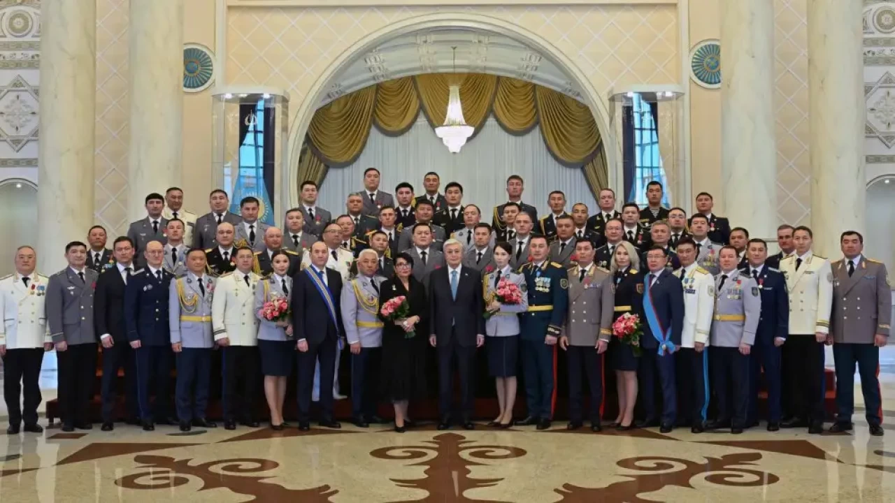 Президент присвоил новые звания: опубликован официальный указ
