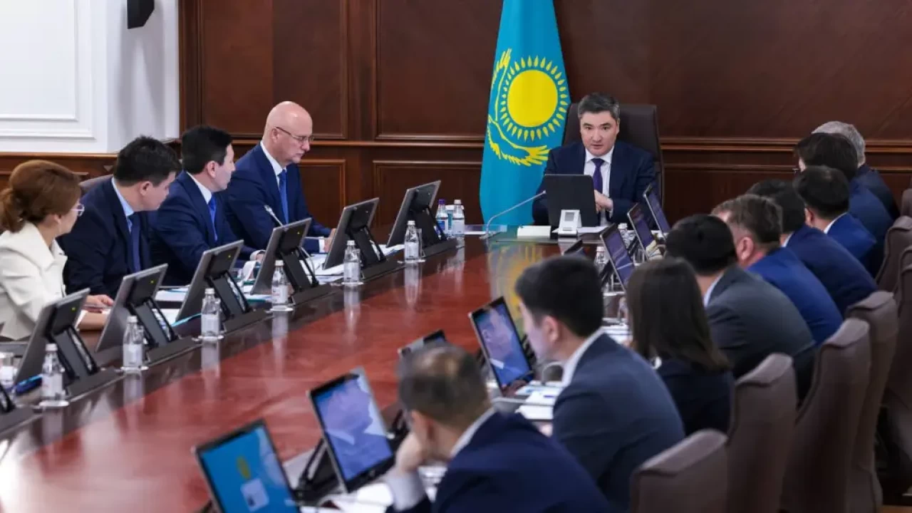 В Казахстане планируют ликвидировать, объединить или передать в частный сектор 475 государственных предприятий