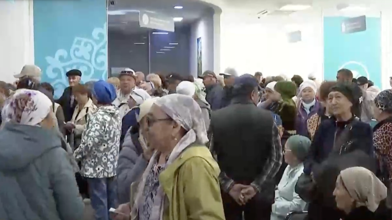 Астанада зейнеткерлер санаторияға тегін жолдама үшін таласып жатыр (ВИДЕО)