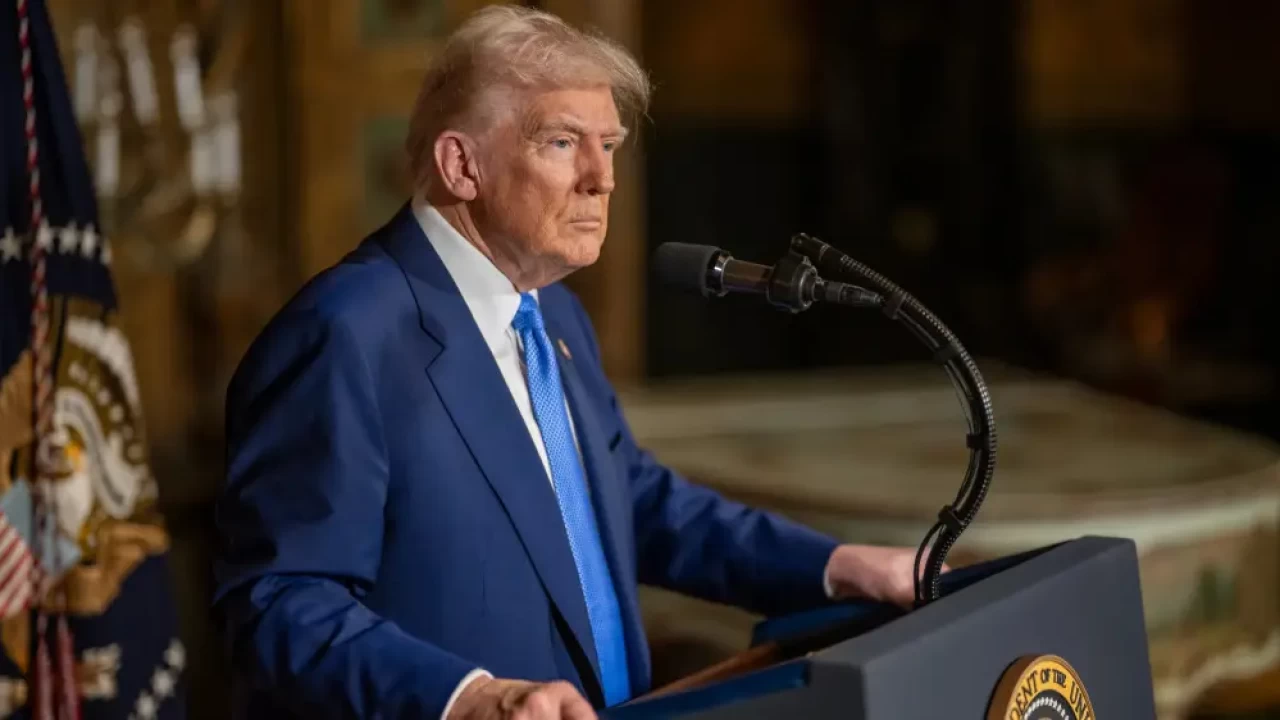 Трамп ввел 100-процентный тариф на фильмы из-за рубежа