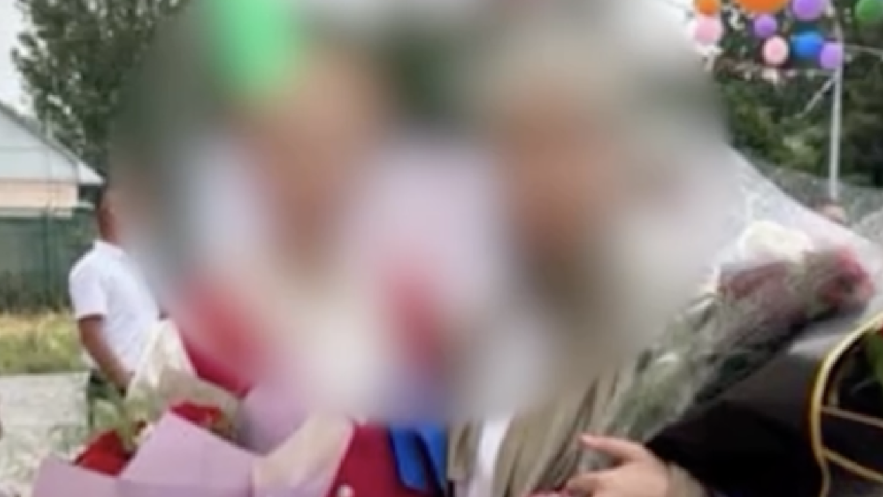 «Атпен сүйреп, атып тастады»: Ер адам әйелін сыныптастарымен кездескені үшін өлтіріп тастады