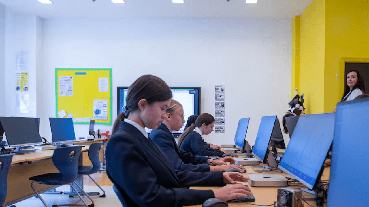БАӘ билігі оқушыларға жасанды интеллектіні пән ретінде оқыта бастады