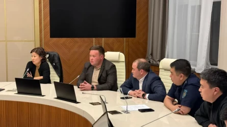 Выброс неизвестного вещества в Усть-Каменогорске пугает жителей города