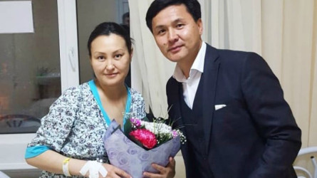 «Тілімді алады»: Досымжан Таңатаров не үшін 30 жылдан бері әйелін жасырып жүргенін айтты (ВИДЕО)