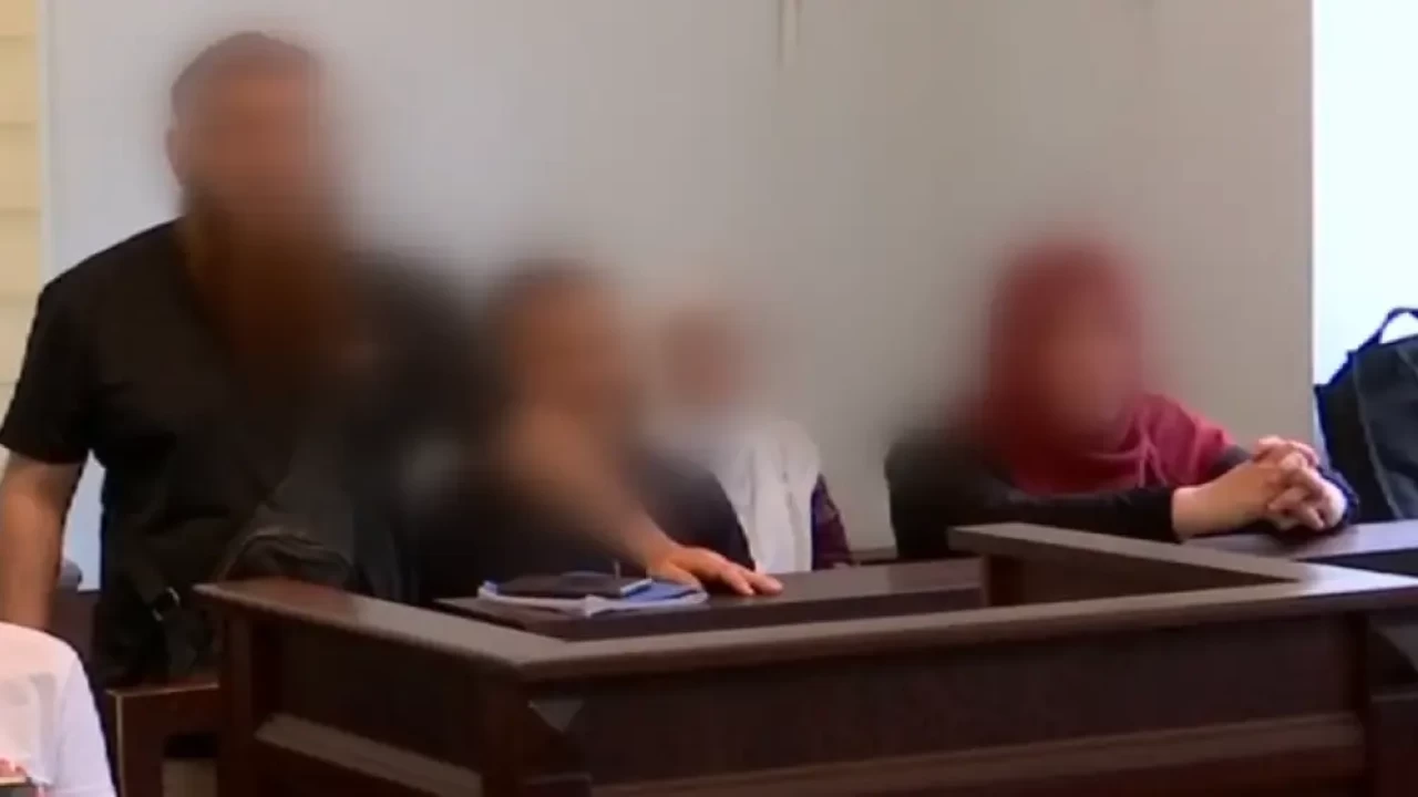 «Дін себеп»: Қарағандыда келіншек 15 жасар қызын күштеп күйеуге берген