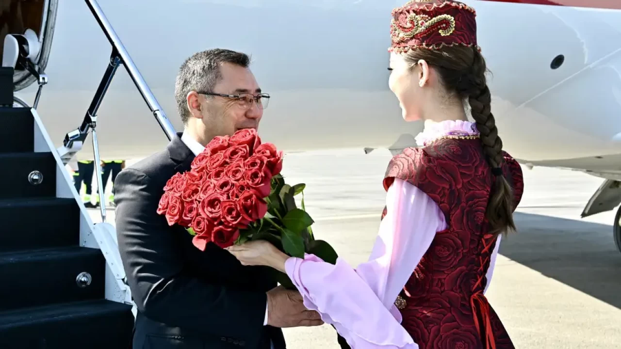 Президент Кыргызстана Садыр Жапаров прибыл в Астану для участия в саммите "Центральная Азия – Китай"