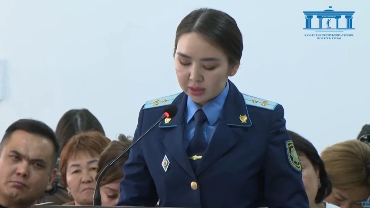 Шерзаттың сотында прокурор екі куәгер қызды тексеруді сұрады