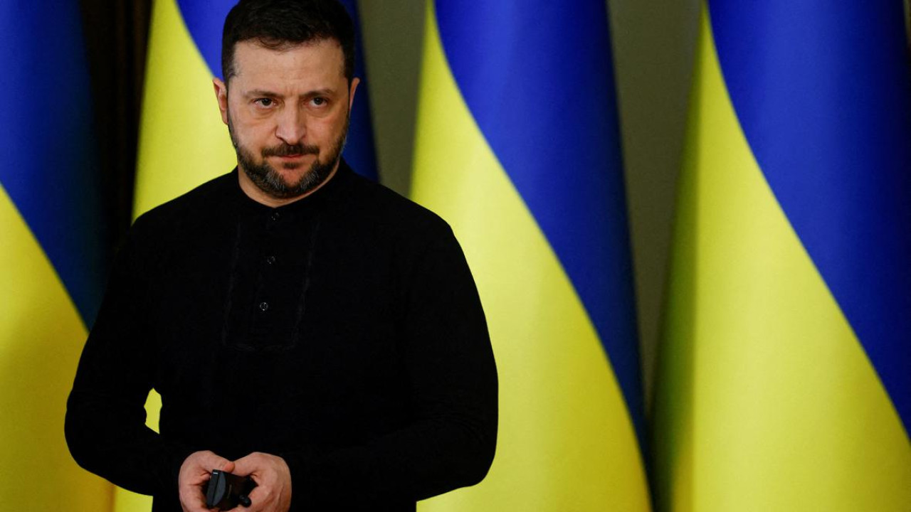 АҚШ Зеленскийдің «көзін құрту керек» деп мәлімдеді