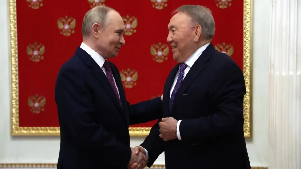 Почему Назарбаев встречался с Путиным