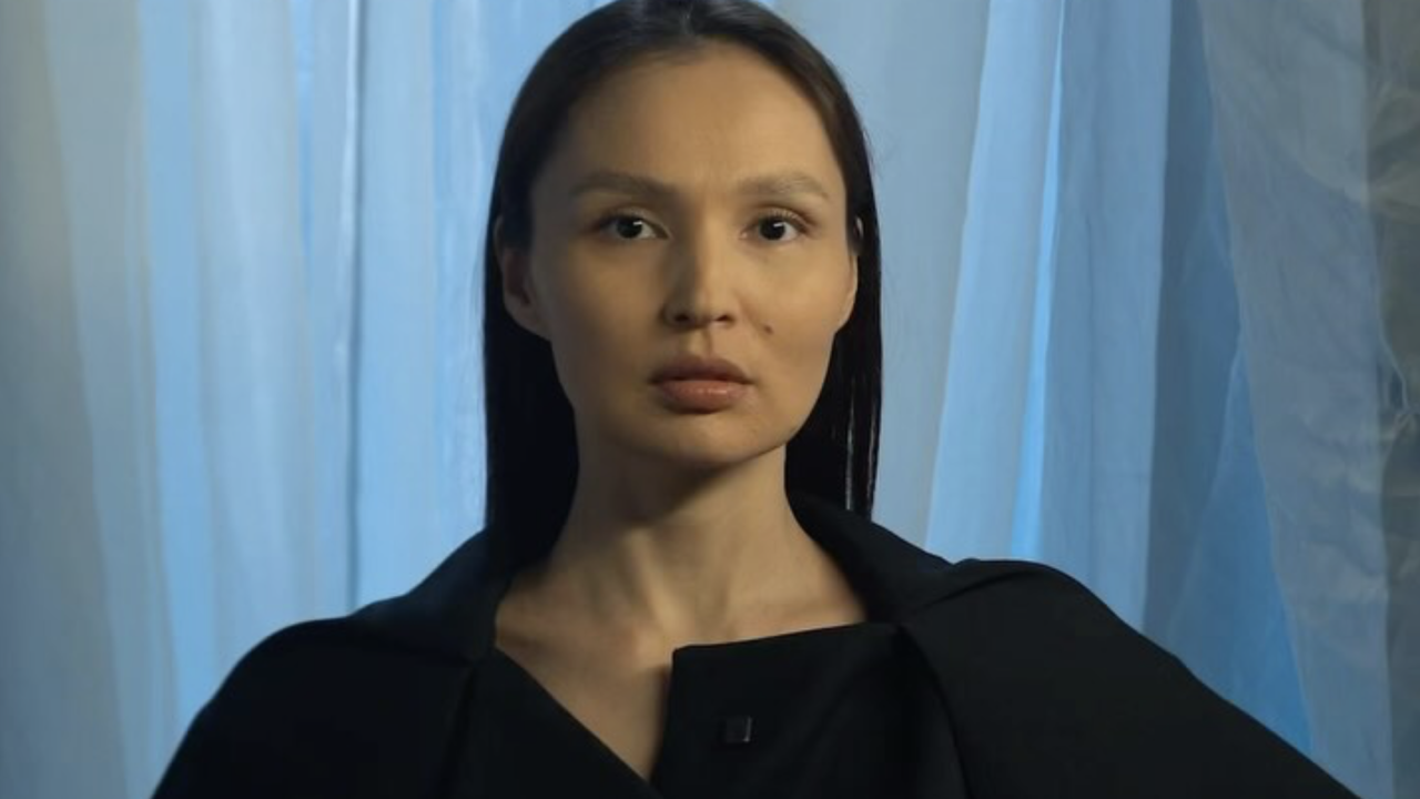 «Бір көйлек 600 мың теңге»: Жұлдыз Әбдікәрімова киілген киімдерін сатып жатыр
