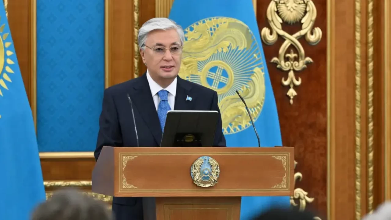 Токаев назвал медиков самой почетной и уважаемой профессией