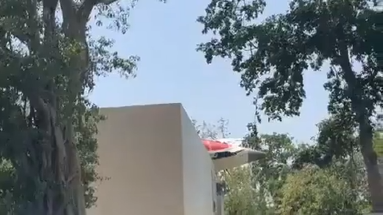 Самолет Air India разбился на общежитие для врачей в Индии