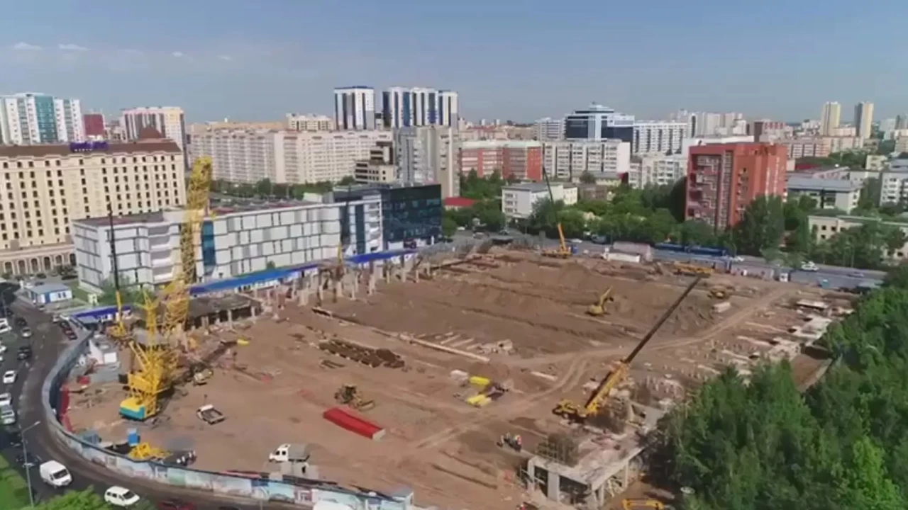Астанадағы қиранды стадион олигархтардан қайтарылған ақшаға қайта салынып жатыр