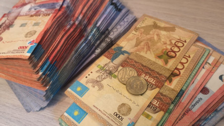 В Казахстане планируют повысить минимальную заработную плату