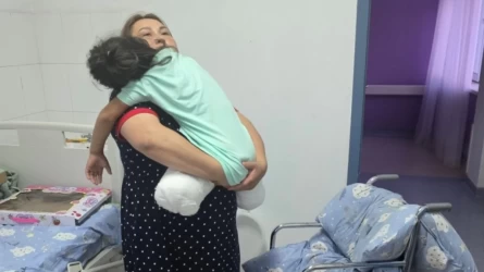 Астанадағы автобус апатынан соң аяғынан айырылған Алуаның ата-анасы дабыл қақты