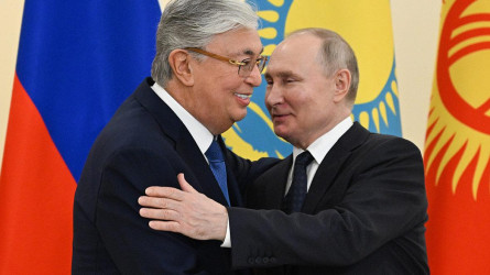 Тоқаев Путинді Ресей күні мерекесімен құттықтады