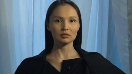 «Бір көйлек 600 мың теңге»: Жұлдыз Әбдікәрімова киілген киімдерін сатып жатыр