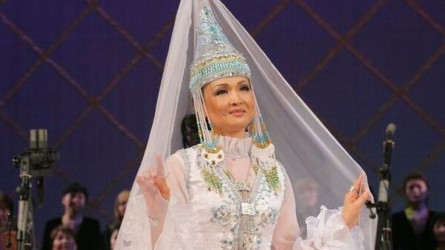 «9 немерем бар»: Нұржамал Үсенбаева алғаш рет отбасы туралы шындықты айтты