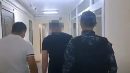 В Караганде мужчина напал на врачей детской больницы