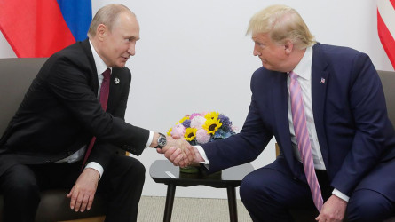 «Жақсы әңгіме айттық»: Трамп пен Путин телефон арқылы сөйлесті