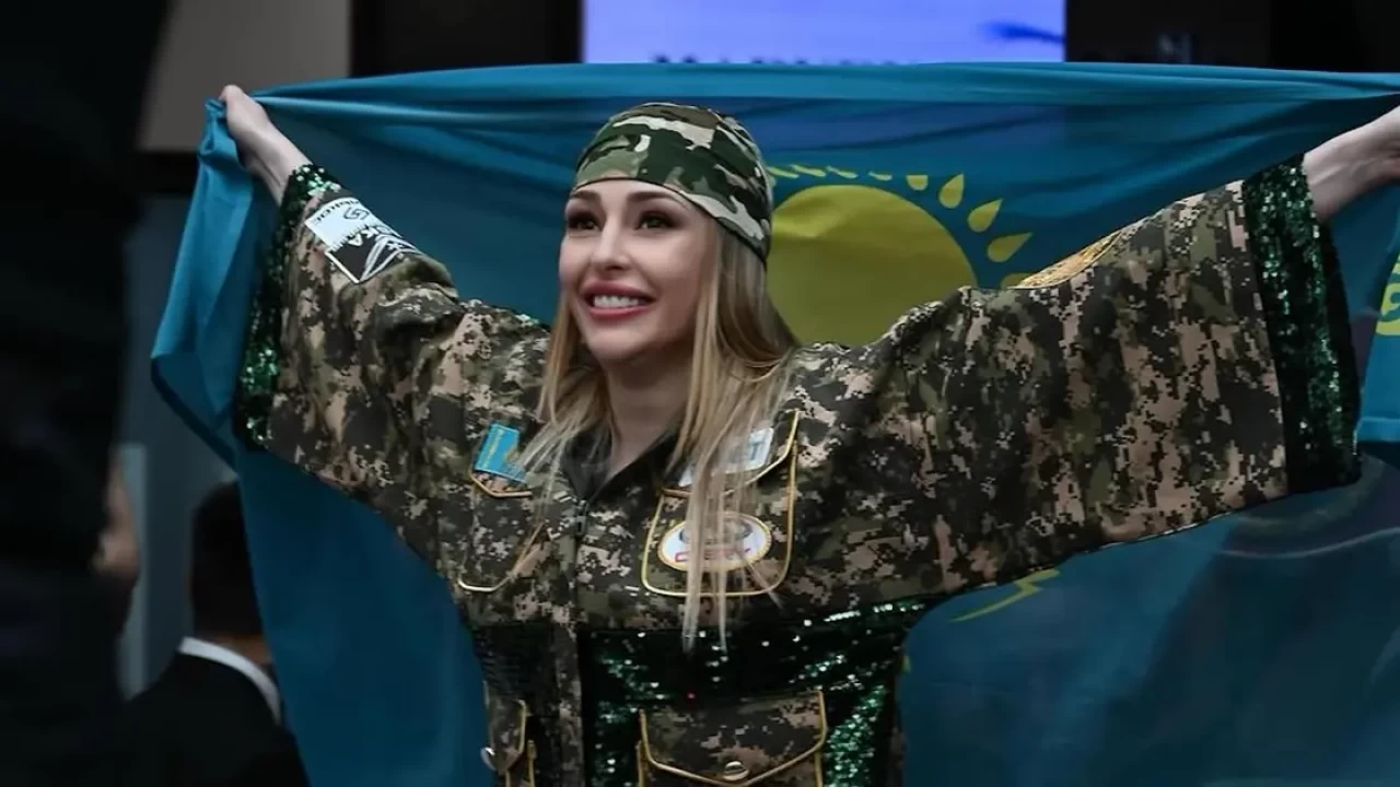 Казахстанская спортсменка Ангелина Лукас победила соперницу нокаутом в титульном бою на родине — в Таразе