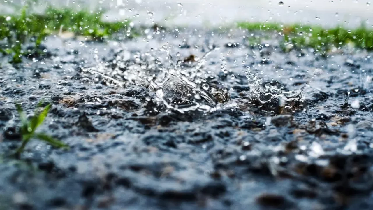 Резкая смена погоды в Казахстане: ливни, жара до +46°C