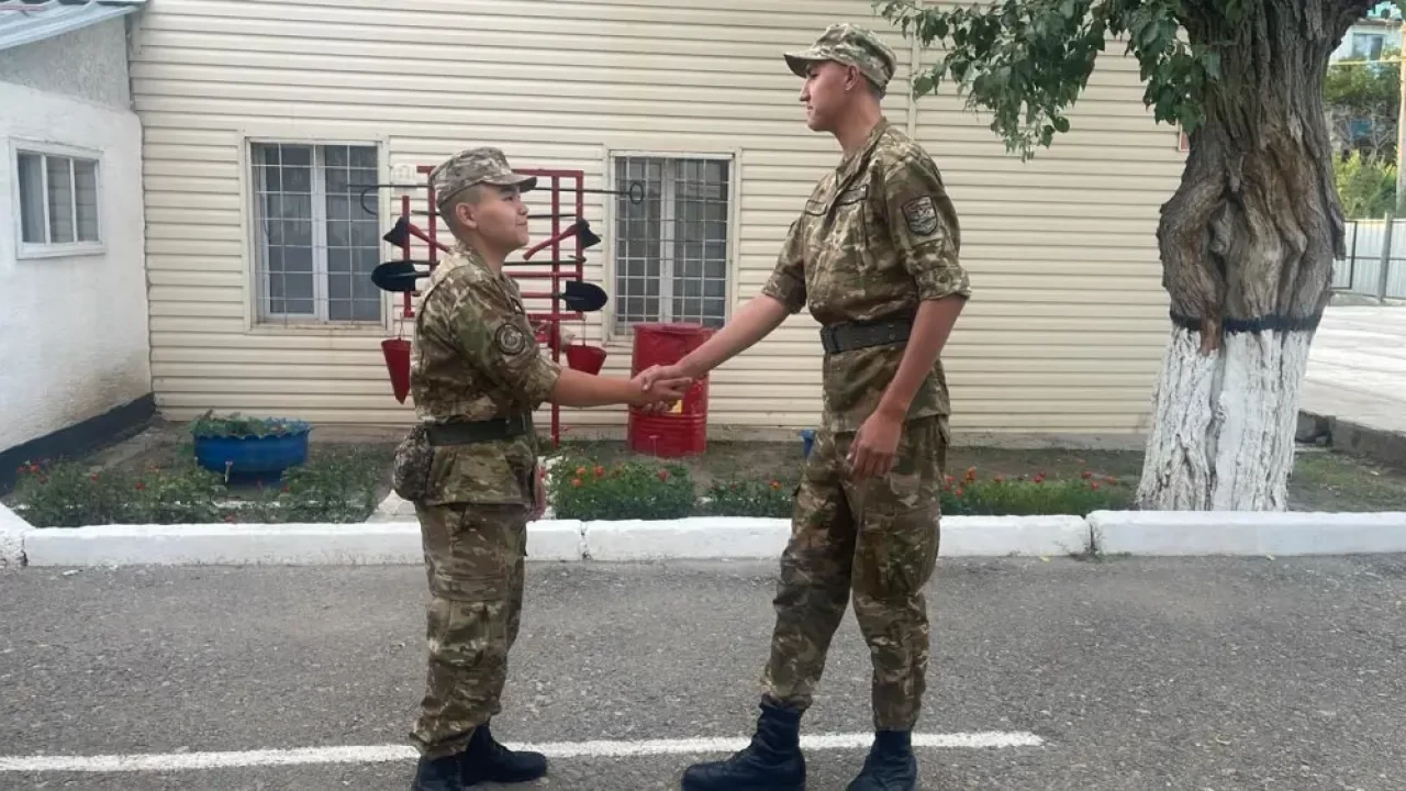 Самый высокий солдат Казахстана проходит службу в войсках ПВО