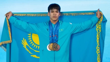 Әлихан Әскербай Астанада ауыр атлетикадан Азия чемпионы атанды