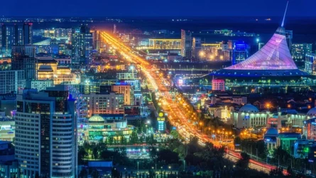 Штормовое предупреждение объявлено в 16 регионах Казахстана: жара, грозы, пыльные бури и пожарная опасность