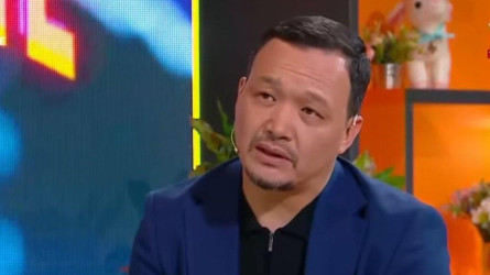 «Дүниеден озғаннан кейін беретін шығар»: 30 жыл бойы сахнадан түспеген Бауыржан Исаев әлі атақ алмағанын айтты