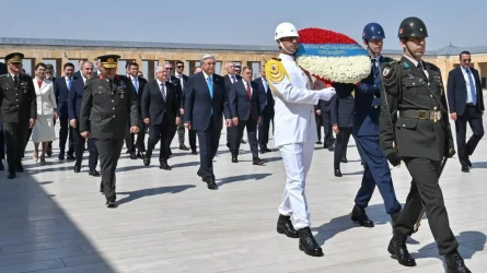 Токаев оставил запись в Книге почетных гостей мавзолея Ататюрка в Турции