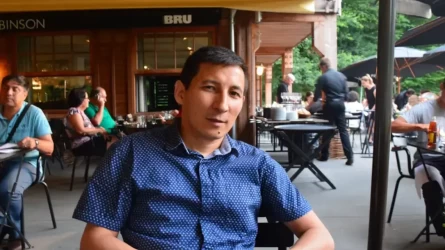 Алты жылға сотталған Сәкен Мамаш дипломат дәрежесінен айырылды