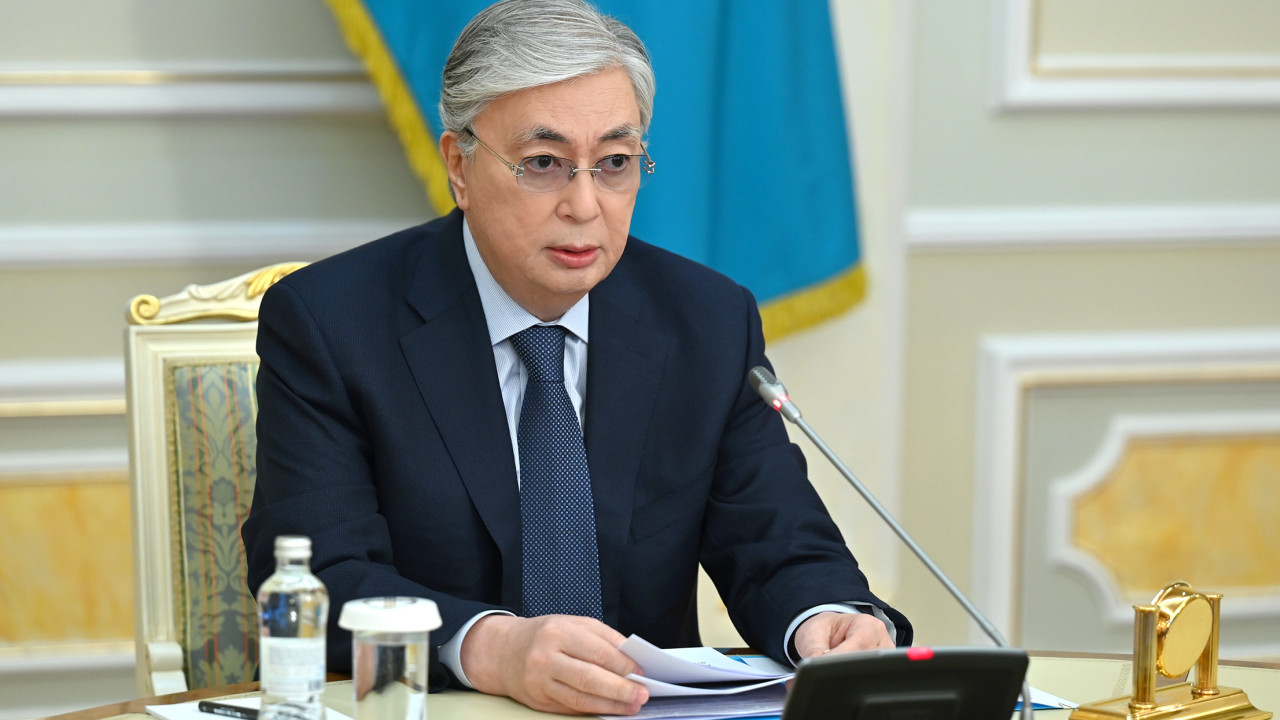 Президент жазушы Исраил Сапарбайдың отбасына көңіл айтты