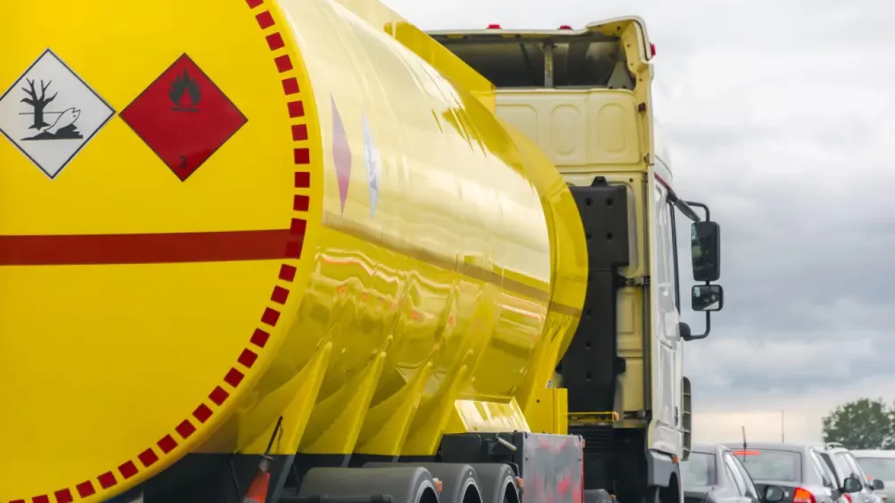 Казахстан усиливает контроль на границе из-за ситуации с бензином