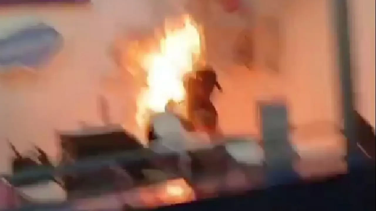 Алматы әуежайында өзін өртемек болған ер адамның жағдайы белгілі болды