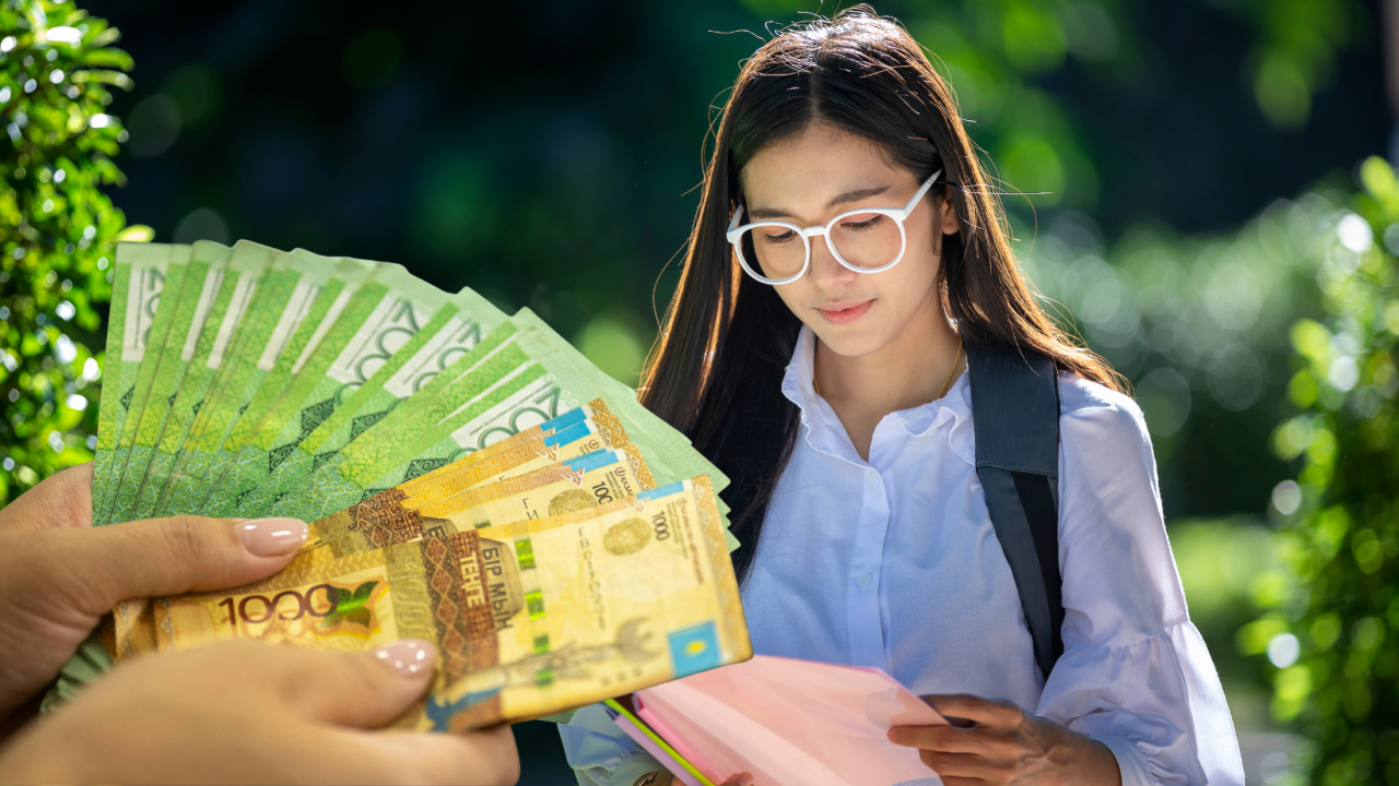 Күзден бастап педагогика студенттерінің стипендиясы 84 мың теңгеге өседі