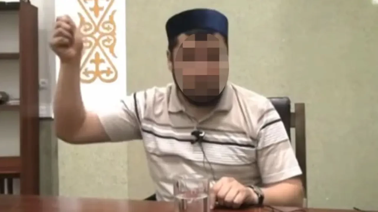 «Бить надо точечно»: устаревшая лекция о «воспитании женщин» вызвала шквал реакции в сети