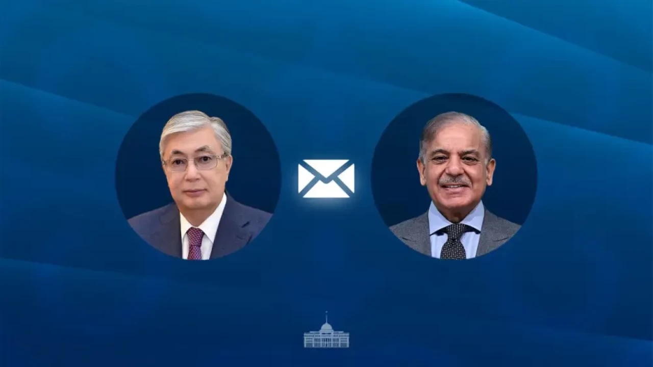 Токаев поздравил премьер-министра Пакистана с Днём независимости