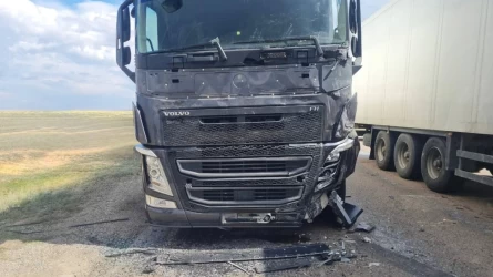 Ақтөбе облысындағы жол апатында төрт адам қаза тапты, тағы үшеуі жараланды